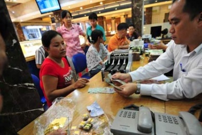 Giá vàng hôm nay: Đồng đô la Mỹ đà suy yếu làm tăng giá vàng